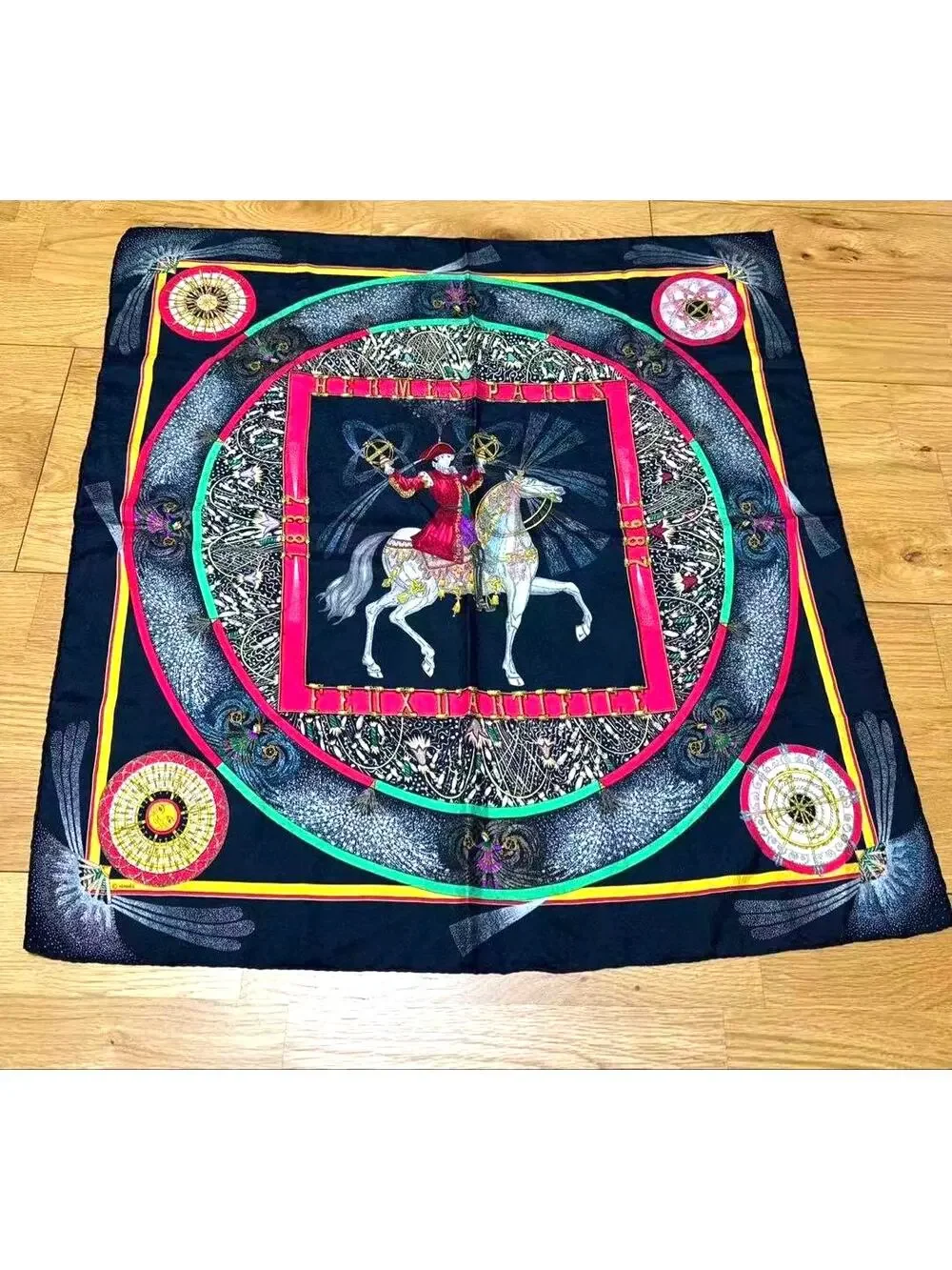Hermes Feux d'artifice silk large scarf carre 90 EUC - Picture 10 of 10
